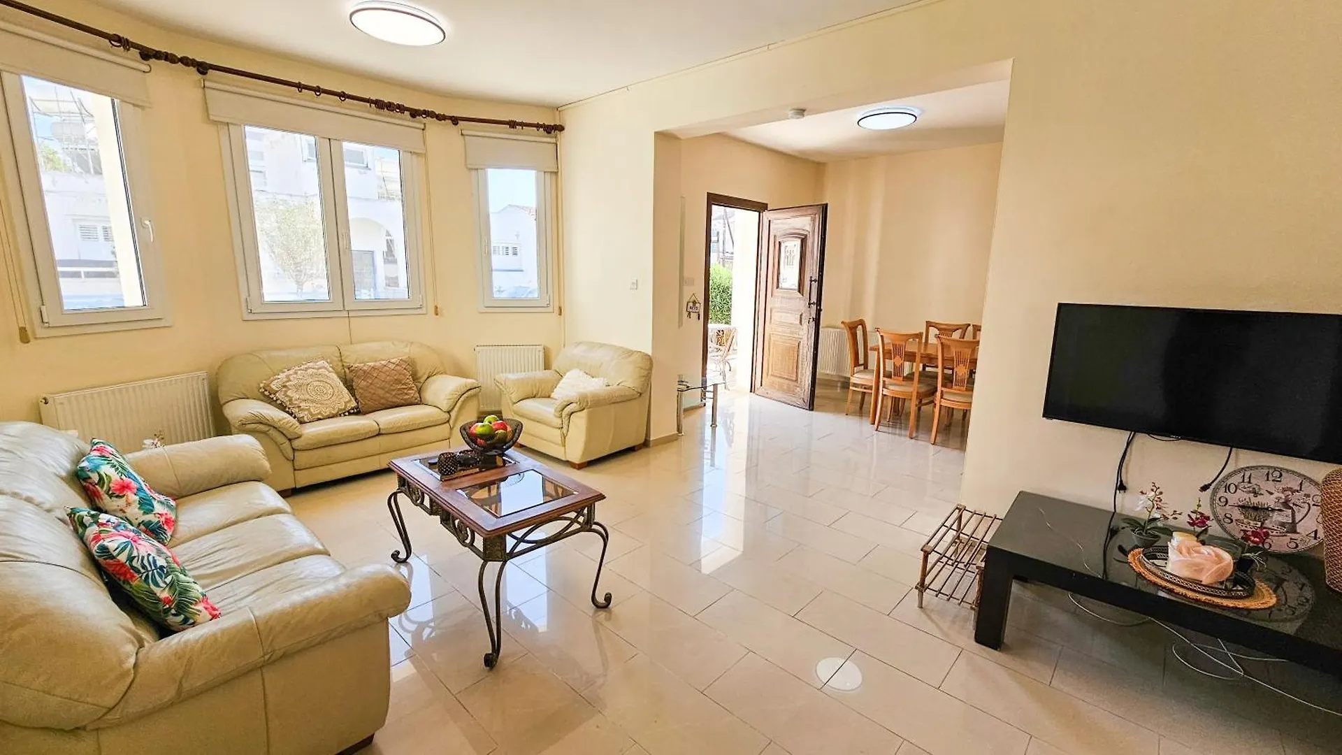 Townbeach Villa With Private Pool Voroklini